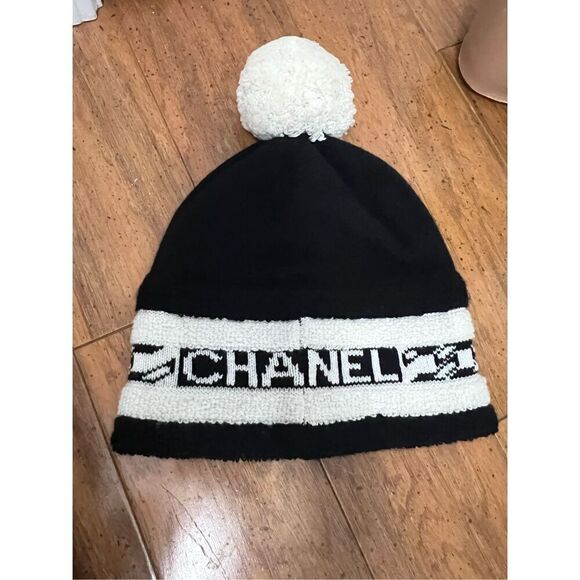 Chanel beanie - Picture 12 of 13